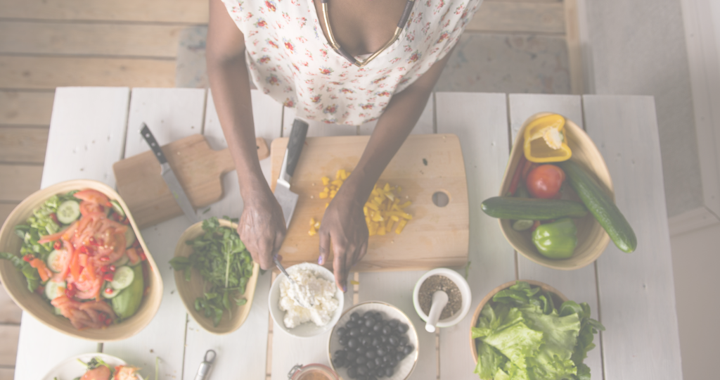 Les meilleurs aliments anti-inflammatoires à intégrer dans ton assiette